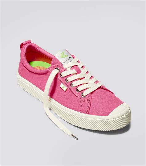 CARIUMA: Classic Women’s Sneakers .